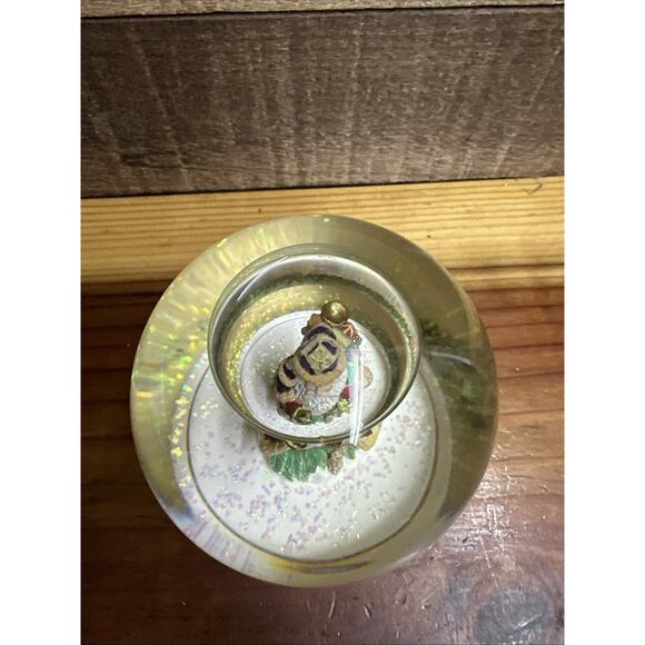 The International Santa Claus Collection St. Nicholas Greece Snowglobe In Box - Picture 2 of 8